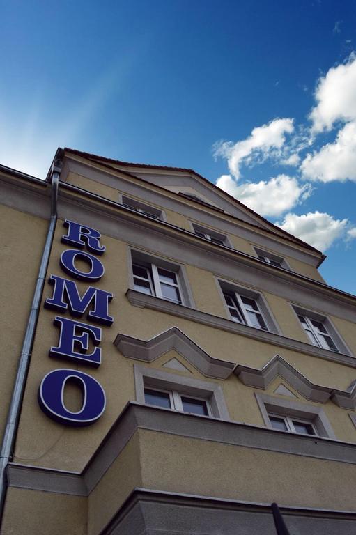 Villa Romeo Brzeg Exteriör bild
